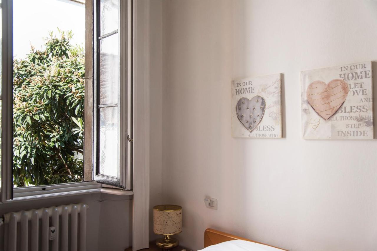 Peaceful Court Apartment In Shopping District Милано Екстериор снимка